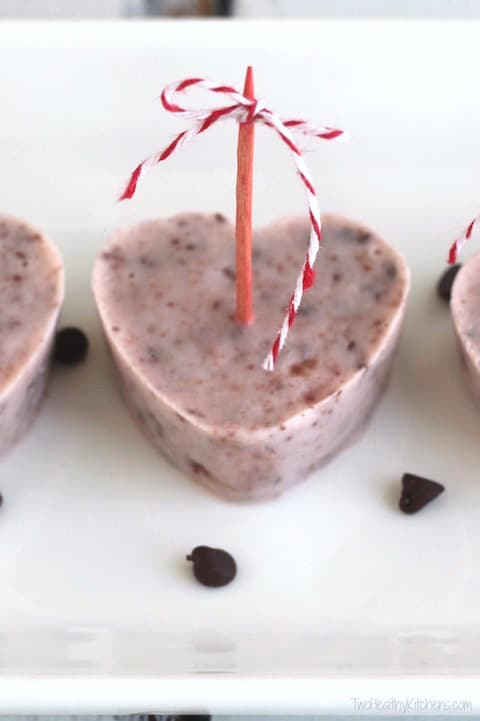 3 ingredient- Chocolate Covered Strawberry frozen greek yogurt bites